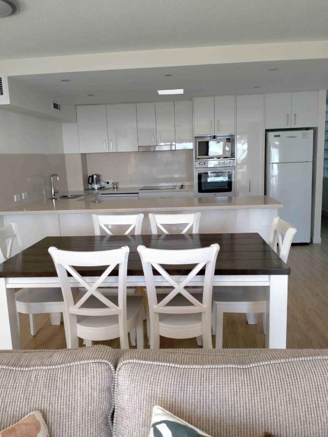 Camargue Beachfront Apartments Maroochydore Eksteriør billede