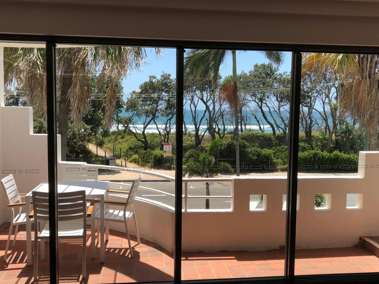 Camargue Beachfront Apartments Maroochydore Eksteriør billede